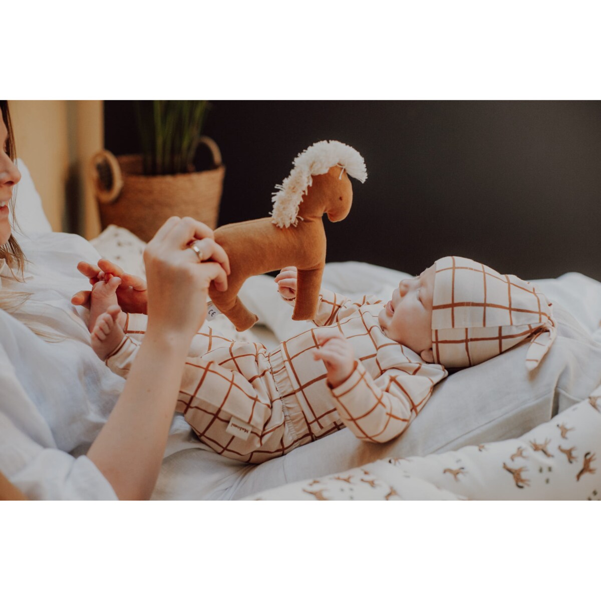 Przytulanka/grzechotka konik