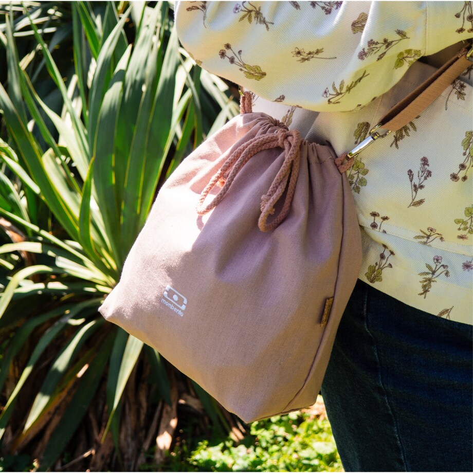 Lunchbag termiczny z paskiem Fresh Rosa Moka, 5700 ml, Monbento