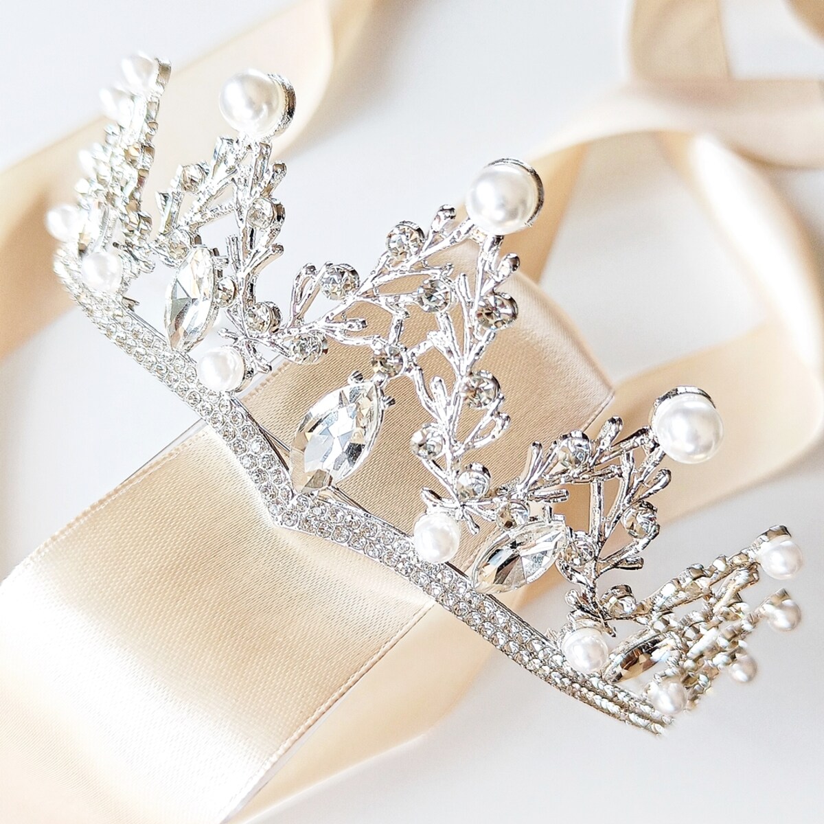Elegancka korona tiara diadem z perłami kryształkami ŚLUBNA ozdoba na głowę