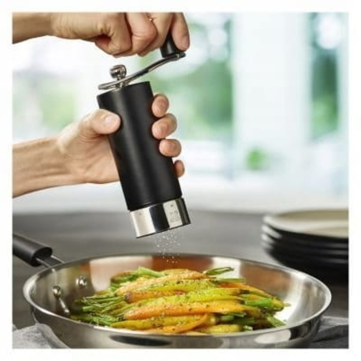 ISEN Młynek do pieprzu 18 cm czarny mat / PEUGEOT