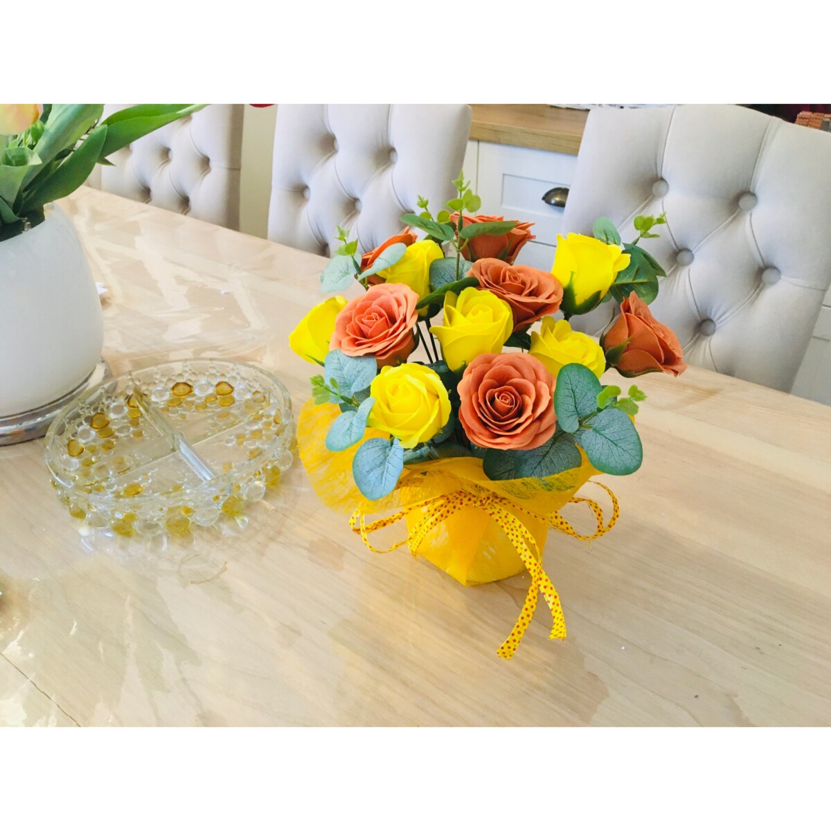 BUKIET Z MYDLANYCH PACHNĄCYCH KWIATÓW na prezent upominek Wielkanoc święta