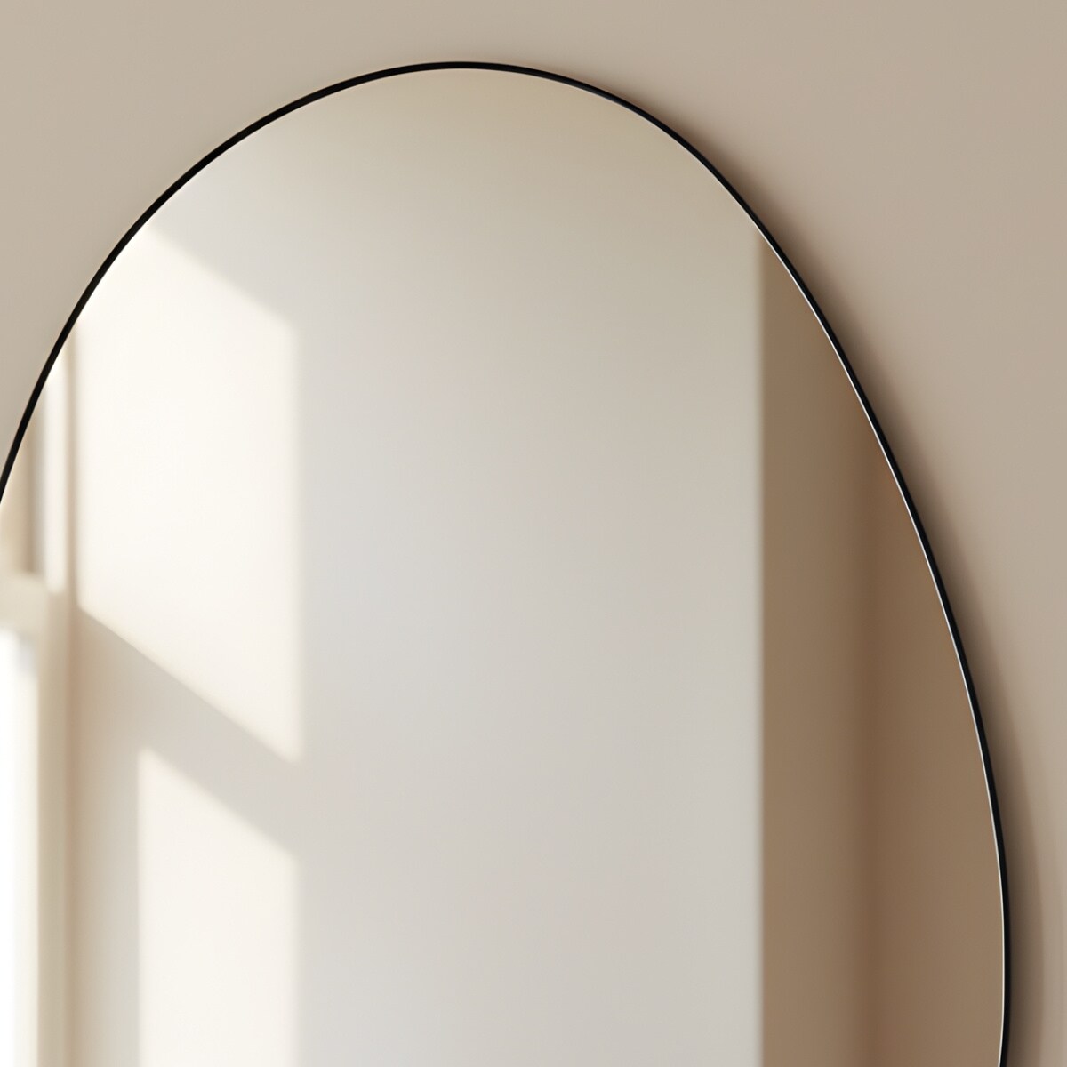 Dekoracyjne lustro wiszące ASYM, 75 x 55 cm