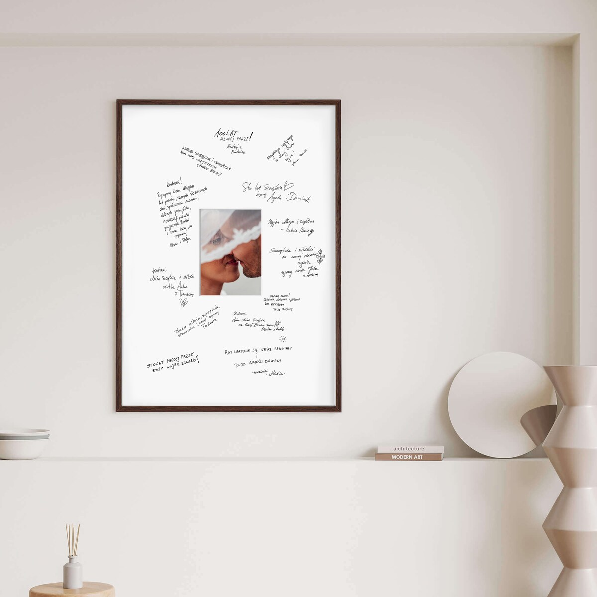 Ramka na WESELE PAMIĄTKOWA o rozmiarze 50x70 cm - brązowa rama. Ramka z passe partout prezent weselny zdjęcie 15x21 cm