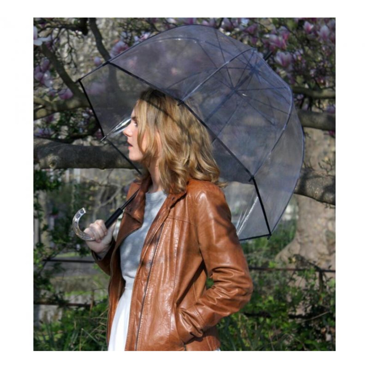 Długi parasol przezroczysty kopuła, czarna bordiura