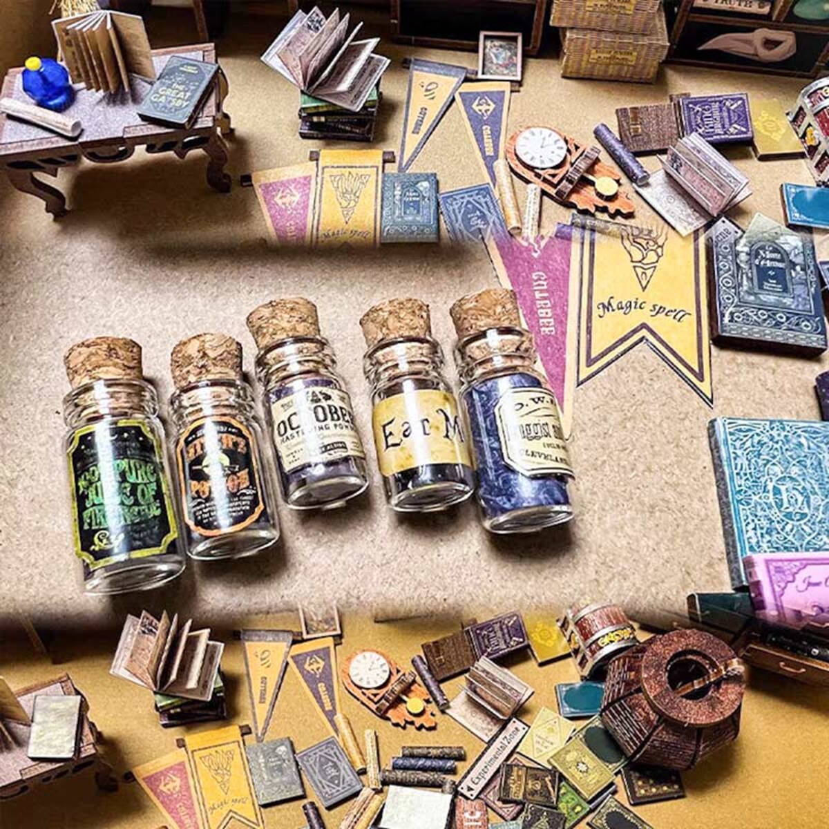 Miniaturowy domek Book Nook - Magiczna apteka - CuteBee