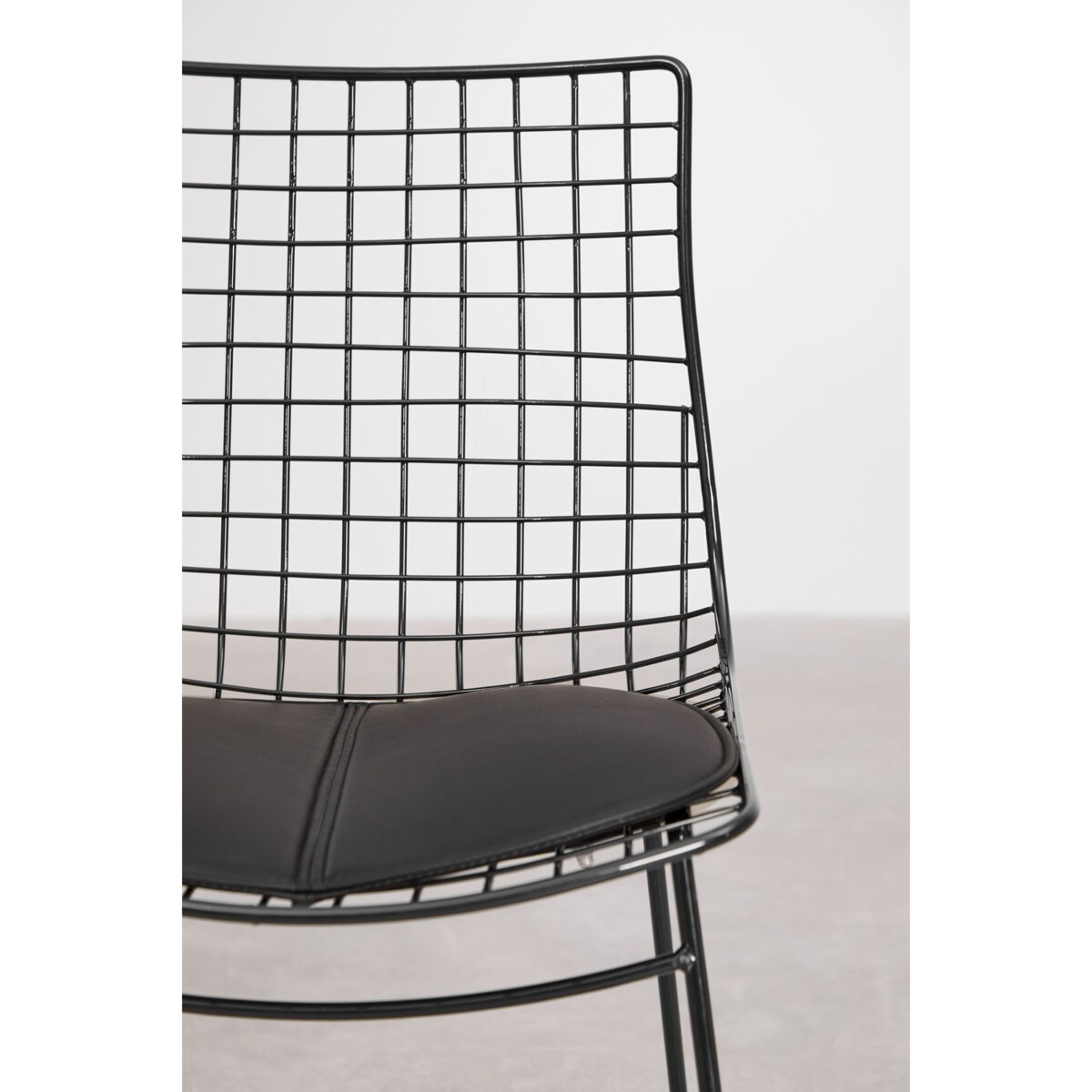 Krzesło metalowe, czarne z czarną poduszką Renee