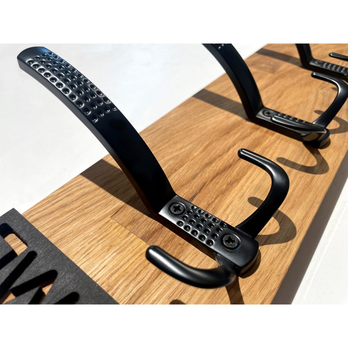 Wieszak ścienny na ubrania Modern Oak 60cm