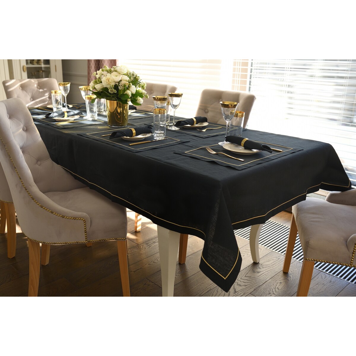 Lniany obrus Royal Black Goldenline – 140 × 300 cm
