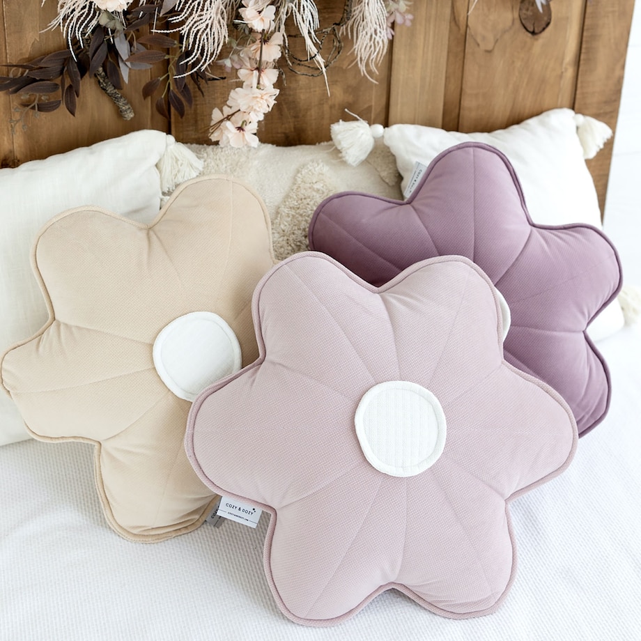 Poduszka ciemnoróżowy kwiat, Velvet Flower