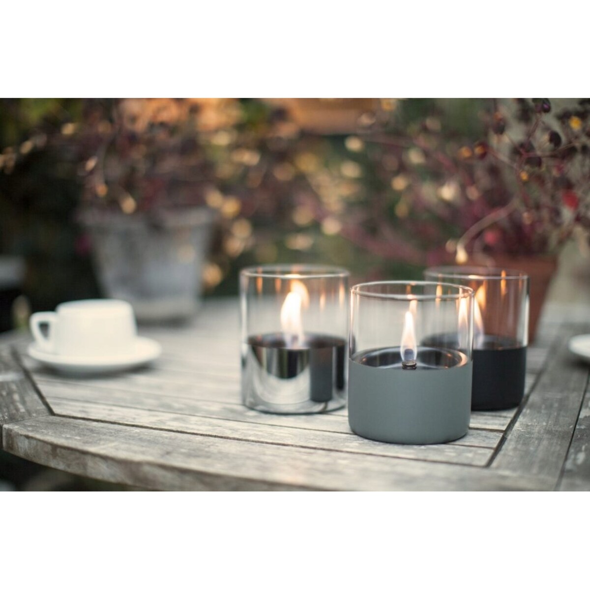 Świeca dekoracyjna Tenderflame Cafe 18 Amber Reactive Porcelain