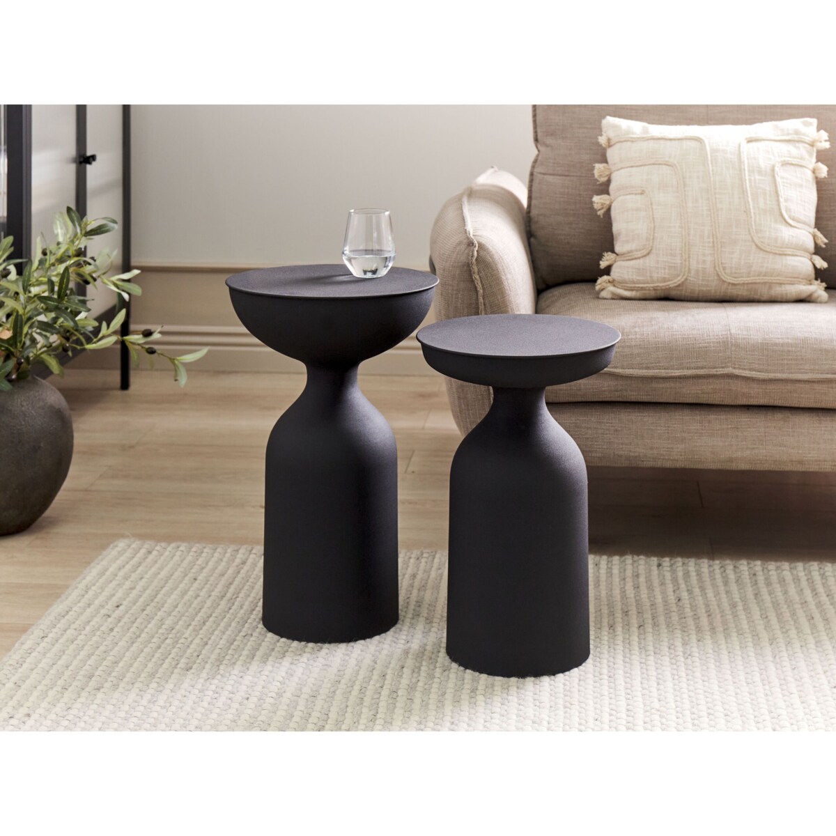 Stolik pomocniczy COTA Metal Czarny