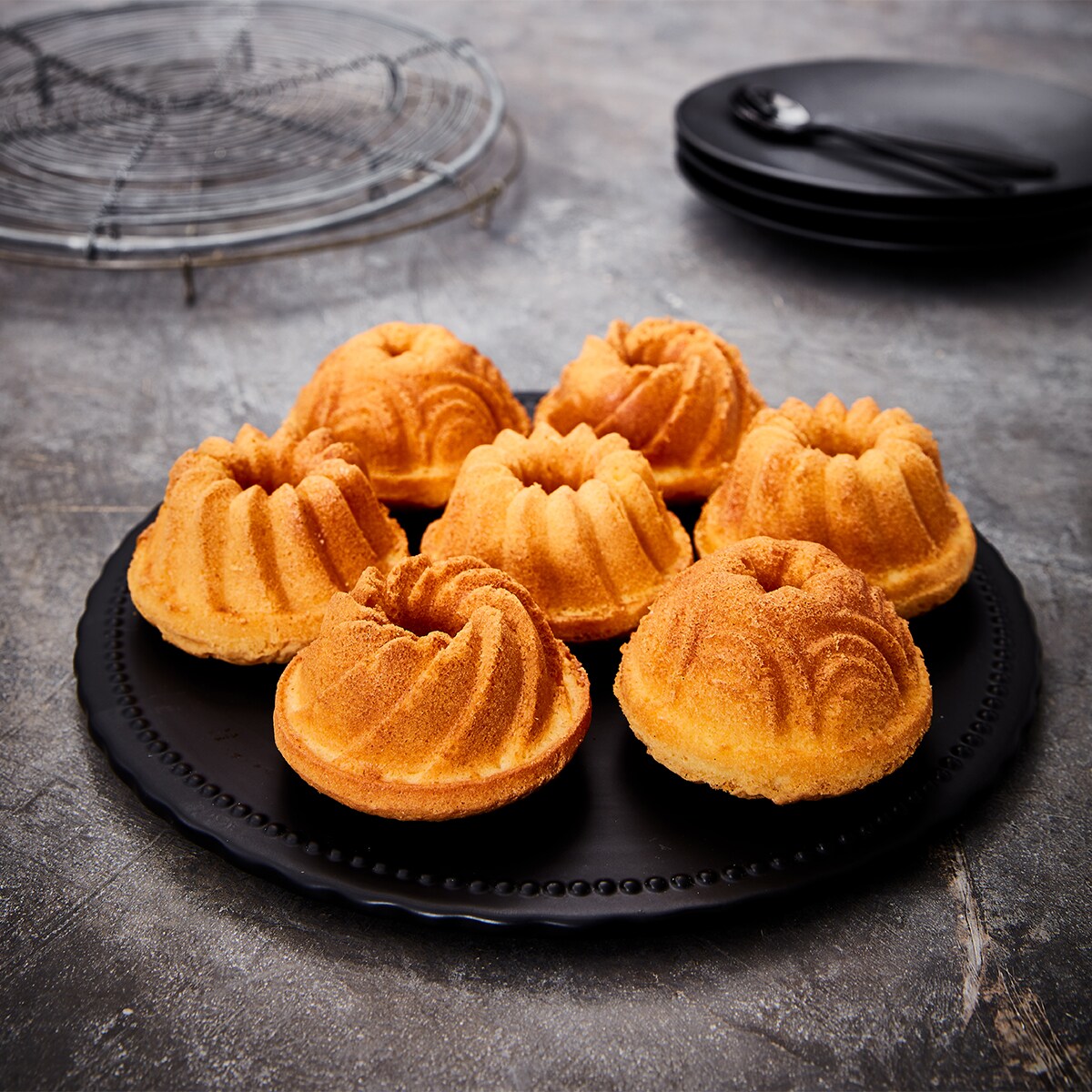 Forma na 12 babeczek Violet Contoura