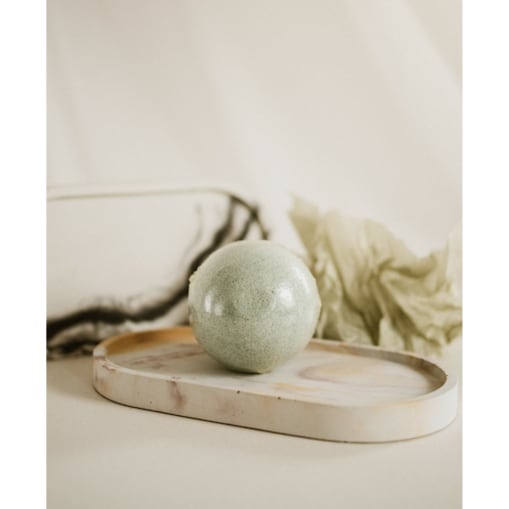 Oczyszczająco- łagodząca kula do kąpieli MINTY FUSION Cleansing and soothing Bath bomb