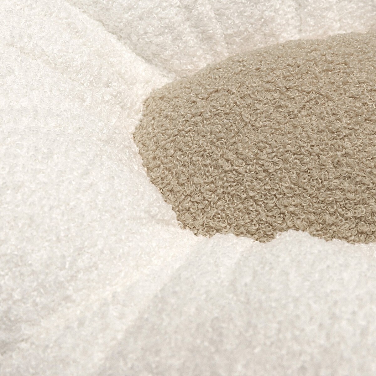 Poduszka kwiatek Mia II, biały, 45 cm, Boucle