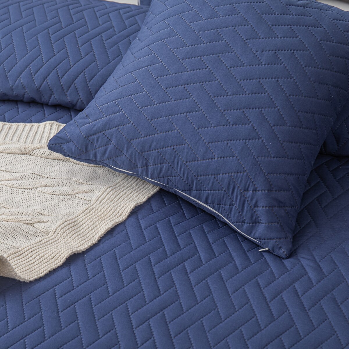 Narzuta na Łóżko Pikowana Dwustronna Kapa 240 x 220 cm Koc Pled Pokrowiec Dash