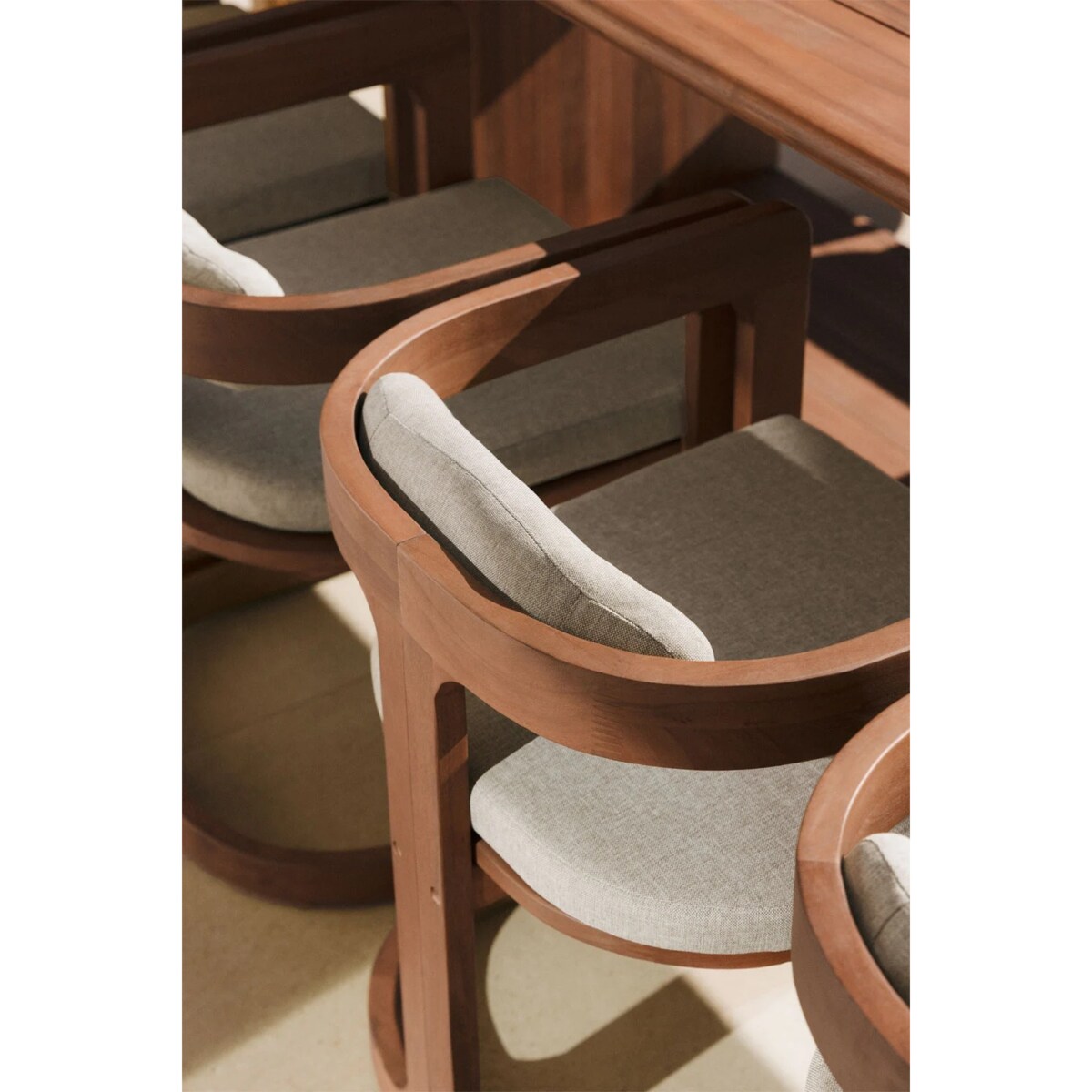 Krzesło ogrodowe z drewna eukaliptusowego Selira, naturalne