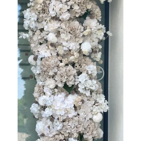 Instalacja/witryna z kwiatów 270cm wys. i 200cm szer.