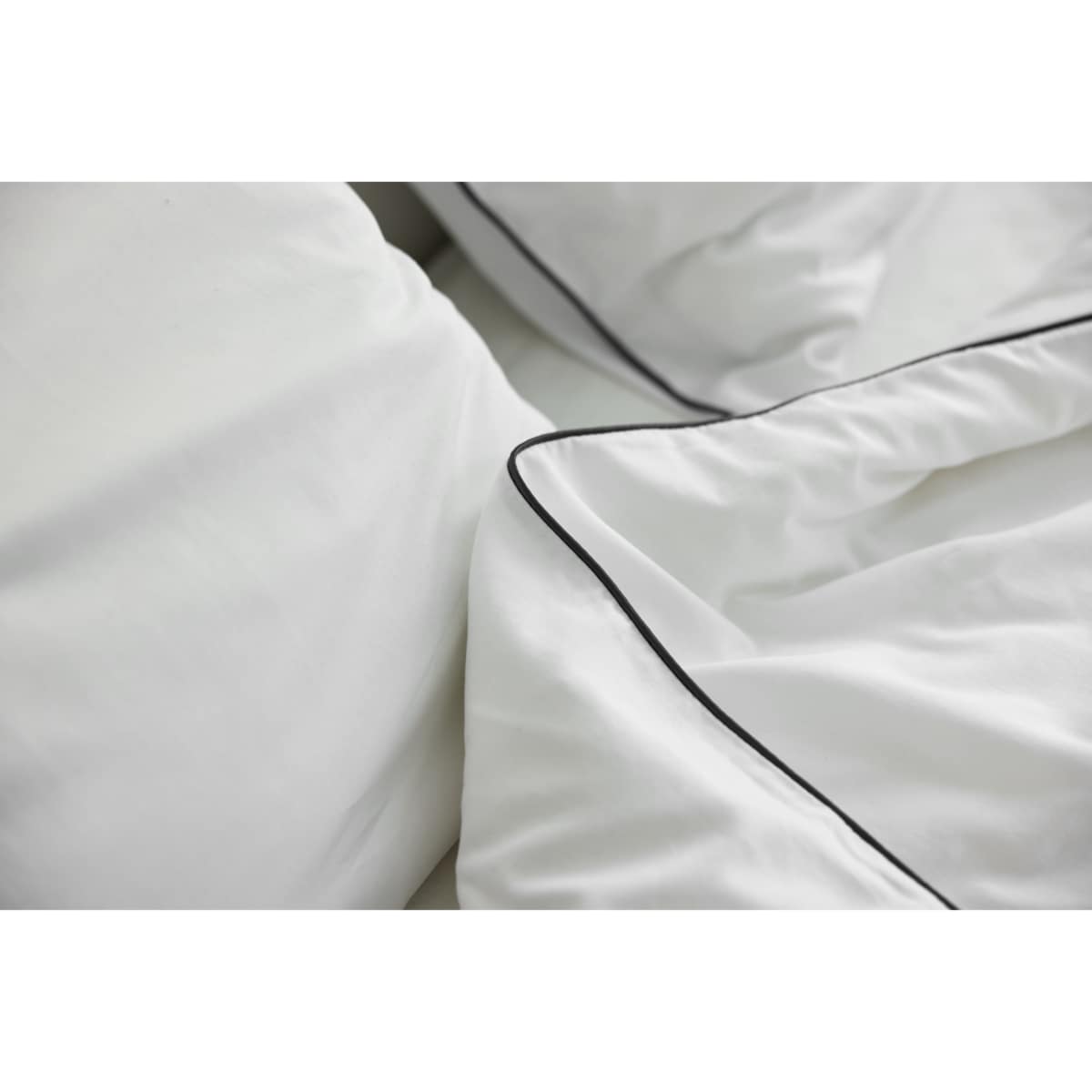 Pościel biała lamówka grafitowa, 200 x 200 cm, La Manta