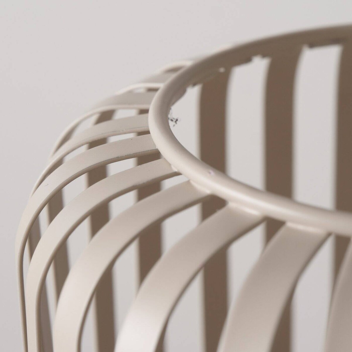 Metalowy lampion VIKI, beżowy