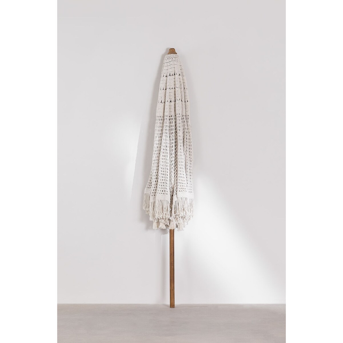 Parasol z drewna tekowego i bawełny Tongariki Ø320 cm