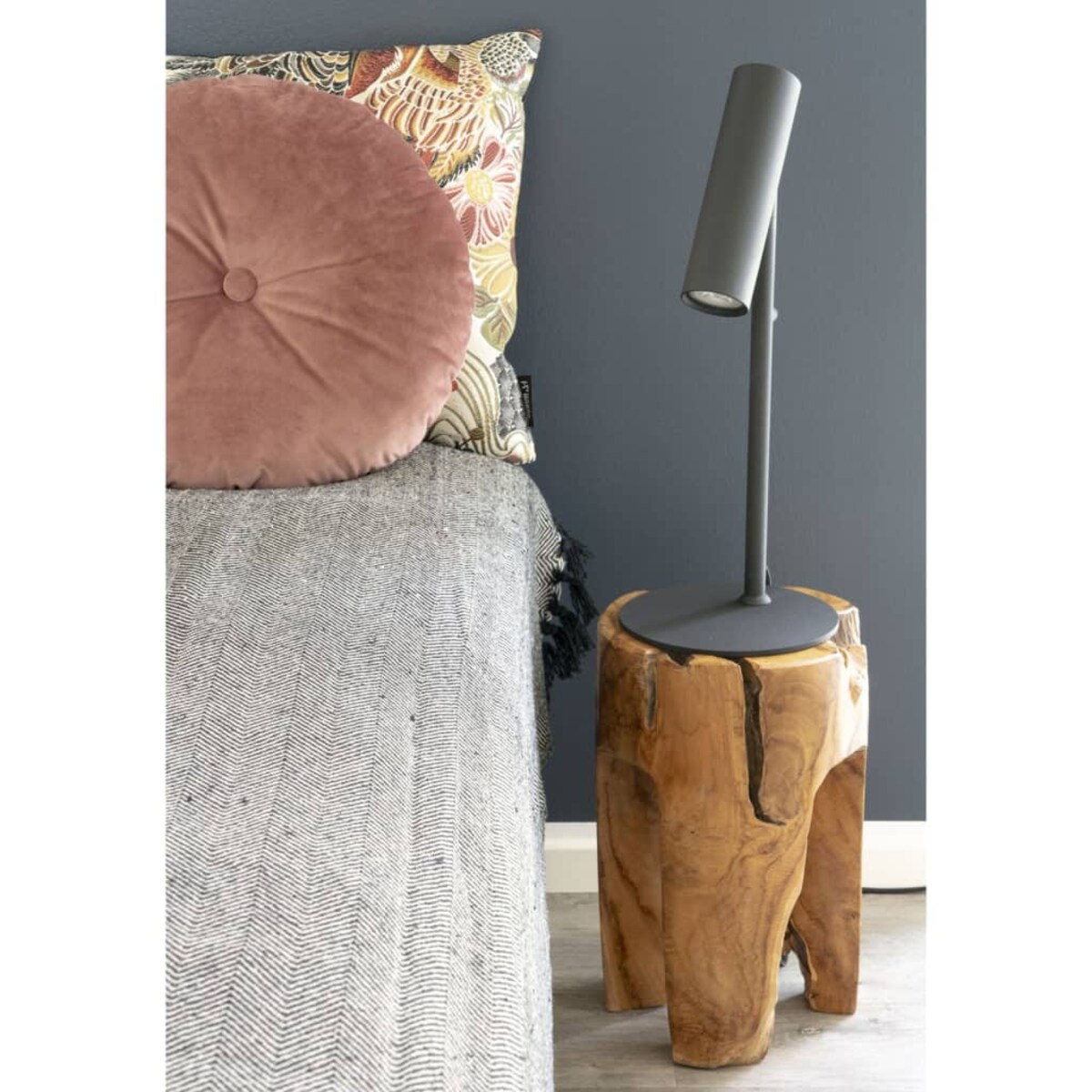 House Nordic Lampa stołowa LED Lia, czarna