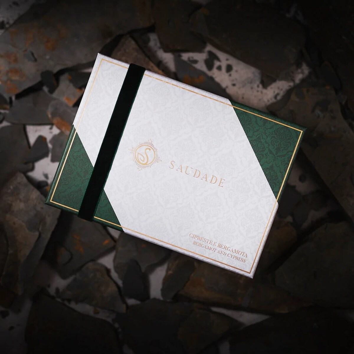 Zestaw Saudade świeca i mydło cedr i bergamotka