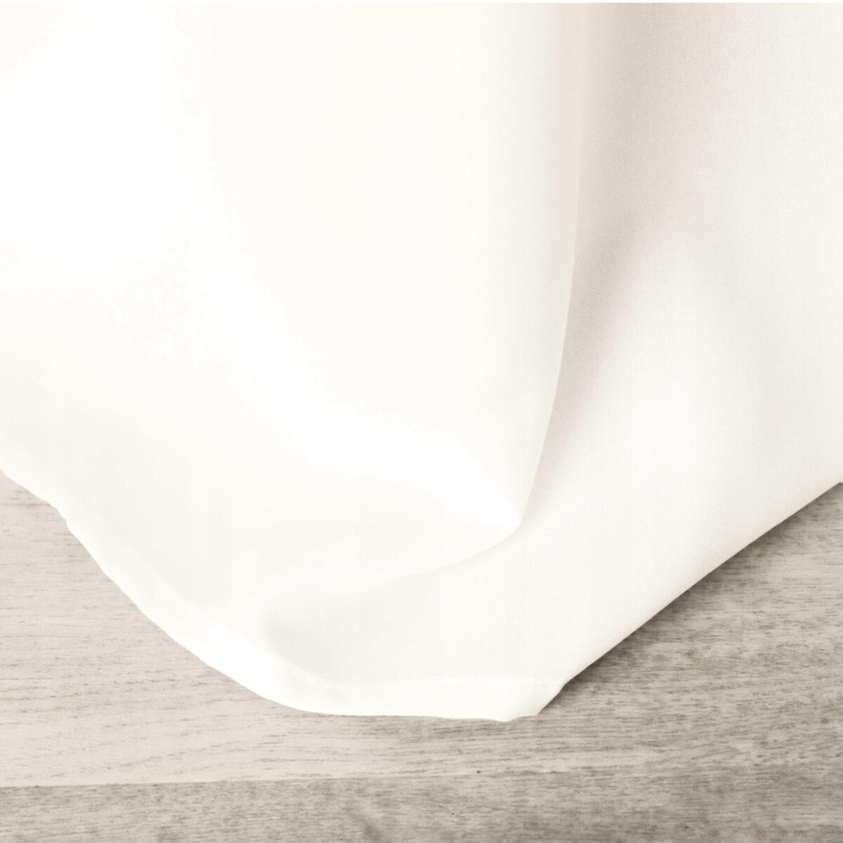 Zasłona Gotowa na Przelotkach matowa Dekoracyjna Zwiewna 140 x 250 cm Viva