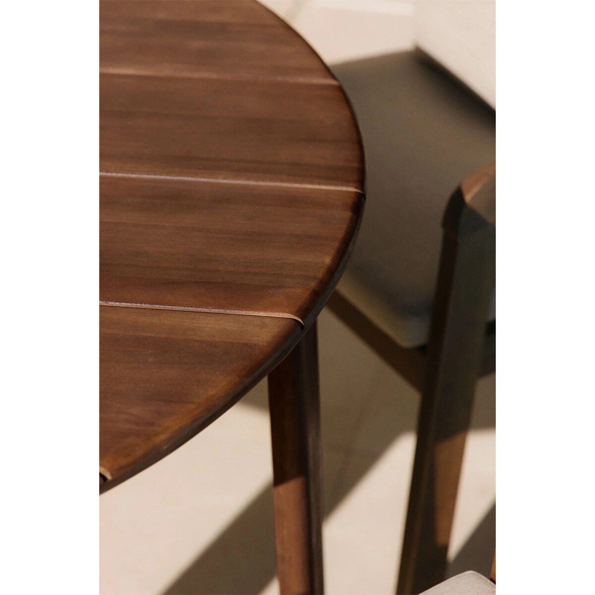 Zestaw ogrodowy: okrągły stół Ø110 cm i 4 krzesła z drewna akacjowego Uleno