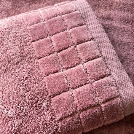 Luksusowy ręcznik DUSTY ROSÉ 70x140 cm z bawełny czesanej premium