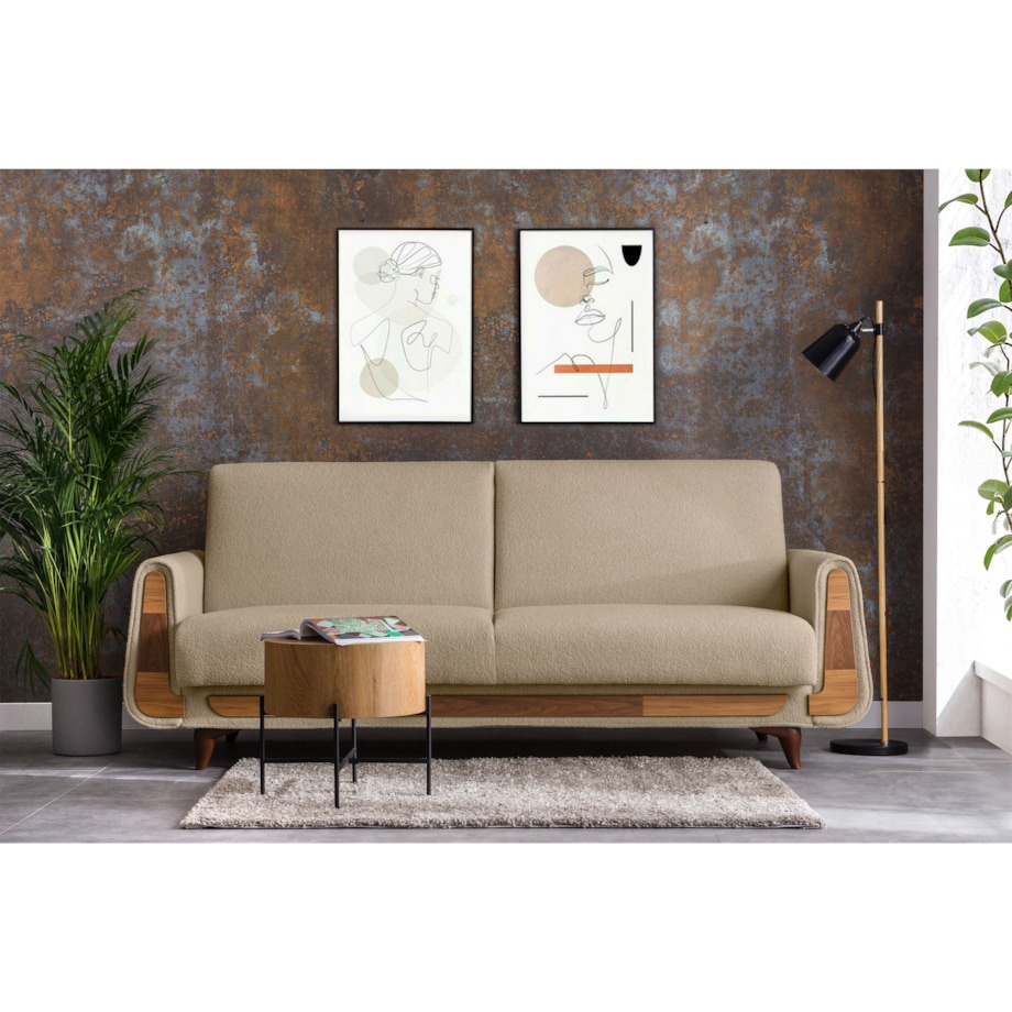 KONSIMO GUSTAVO Sofa trzyosobowa wykonana z beżowej tkaniny boucle