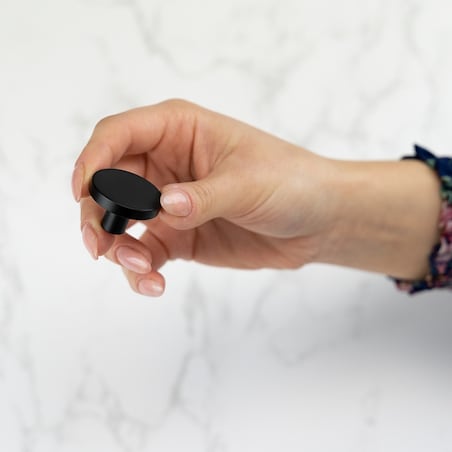 Gałka do mebli uchwyt meblowy czarna klasyczna minimalistyczna do szafek szuflad 30mm