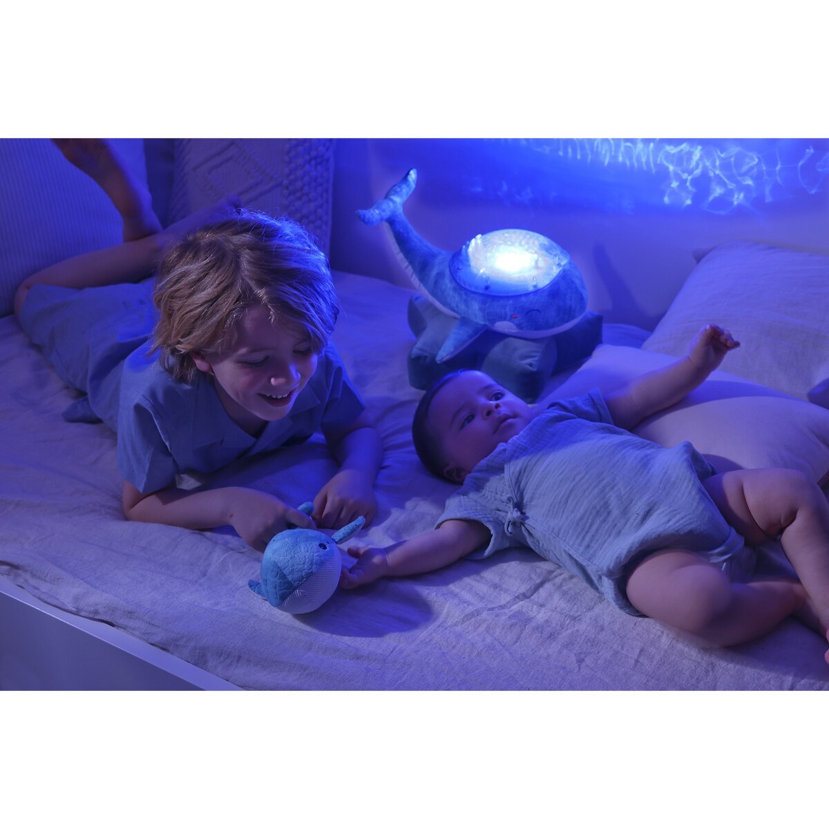 Projektor z grzechotką -Wieloryb niebieski - Cloud b® Tranquil Whale™ Blue Family