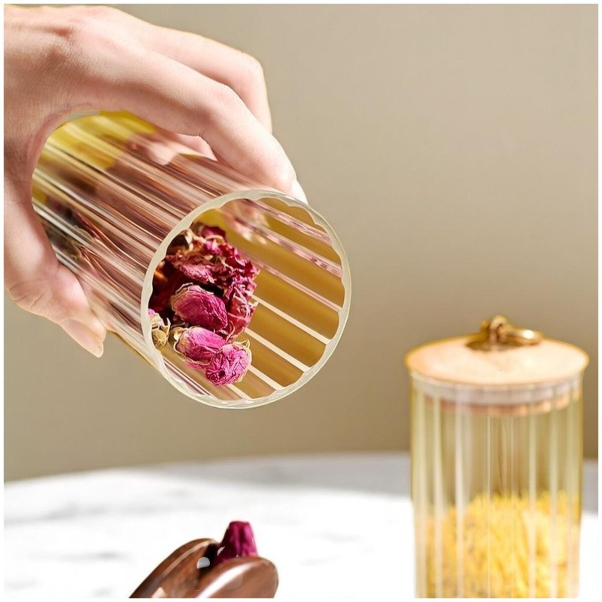 Cukiernica, pojemnik ryflowany z przykrywką bambusowa, rozm. M, 850 ml 1szt SZK168