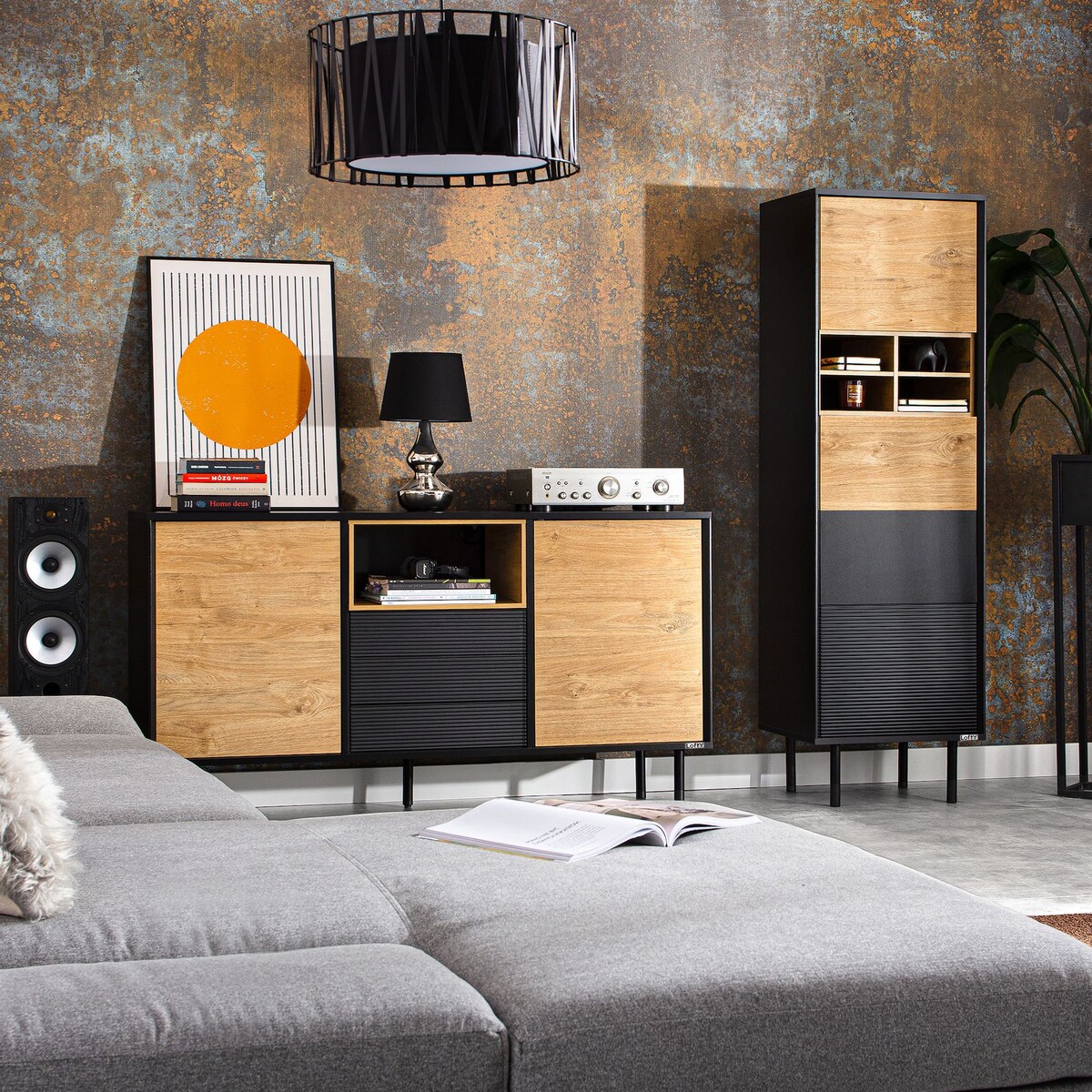 KONSIMO LOFTY Komoda w stylu loft z szufladami i szafkami na wysokich nóżkach