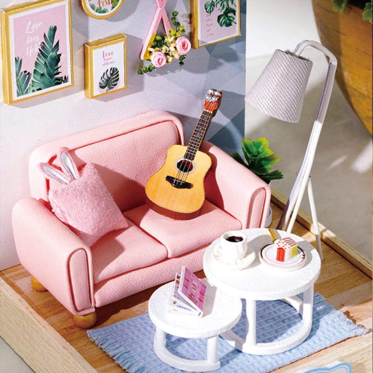 Miniaturowy domek - Popołudnie z gitarą