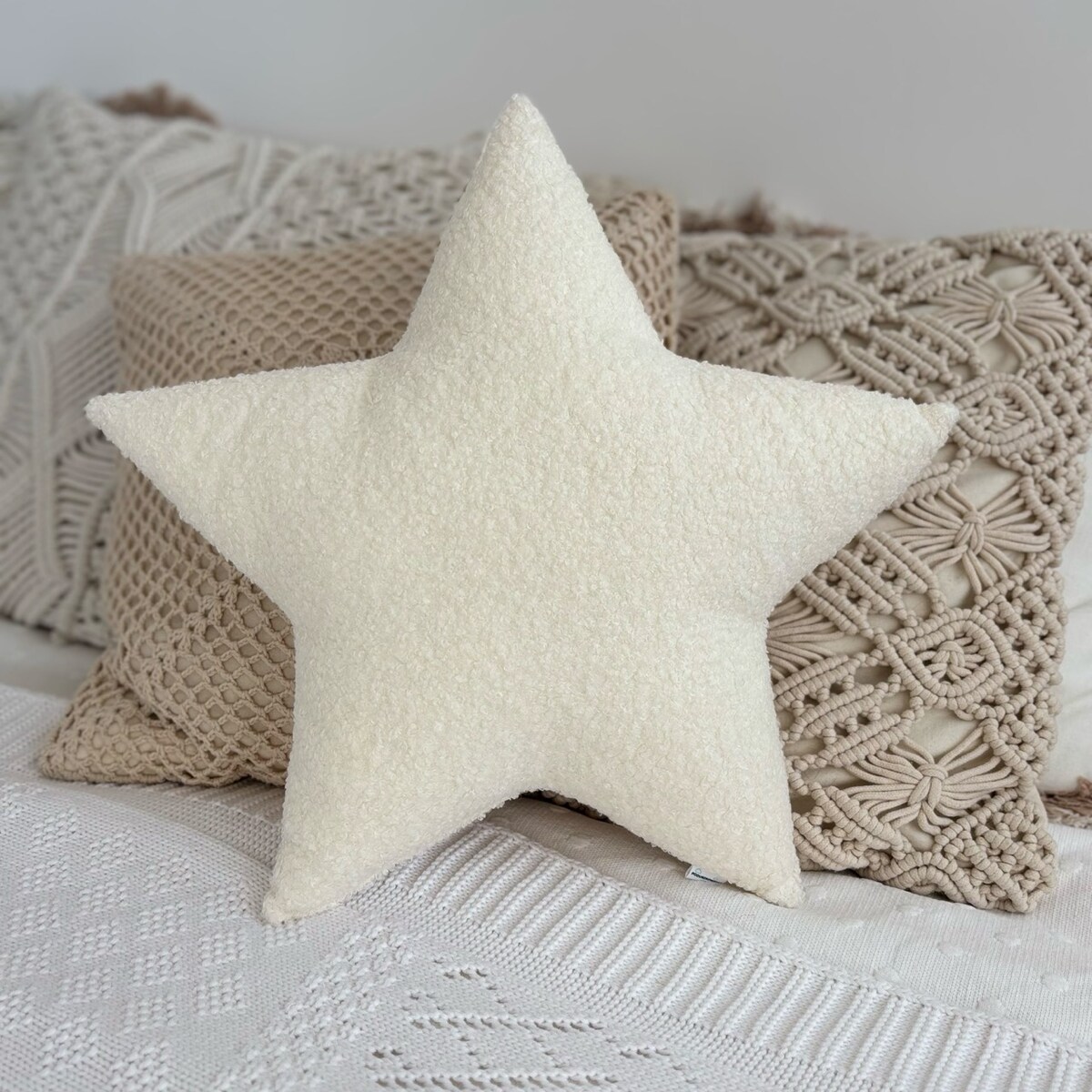 Poduszka Gwiazda boucle biały