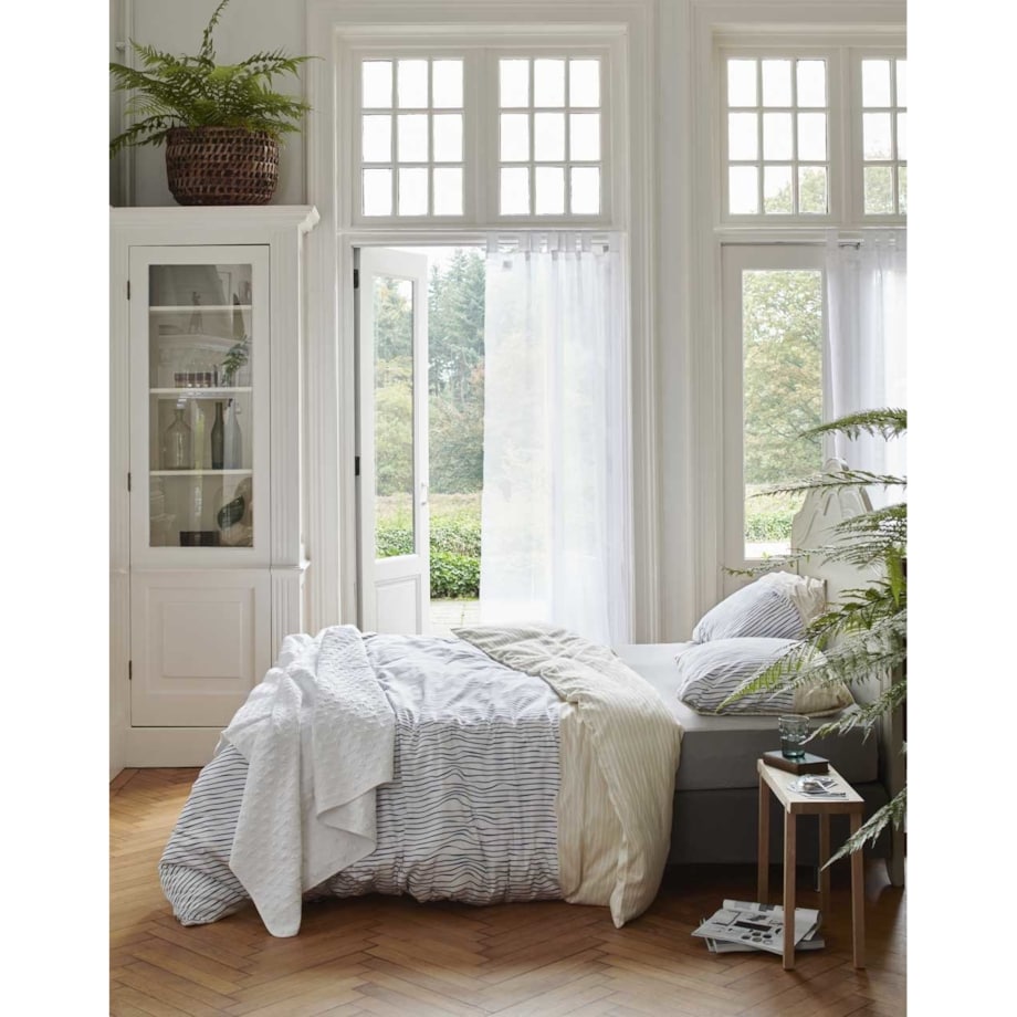 Komplet pościeli z bawełny satynowej we wzory w kolorze niebieskim i beżowym, poszewka ozdobna, pościel w paski, pościel Esprit, 140 x 220 cm