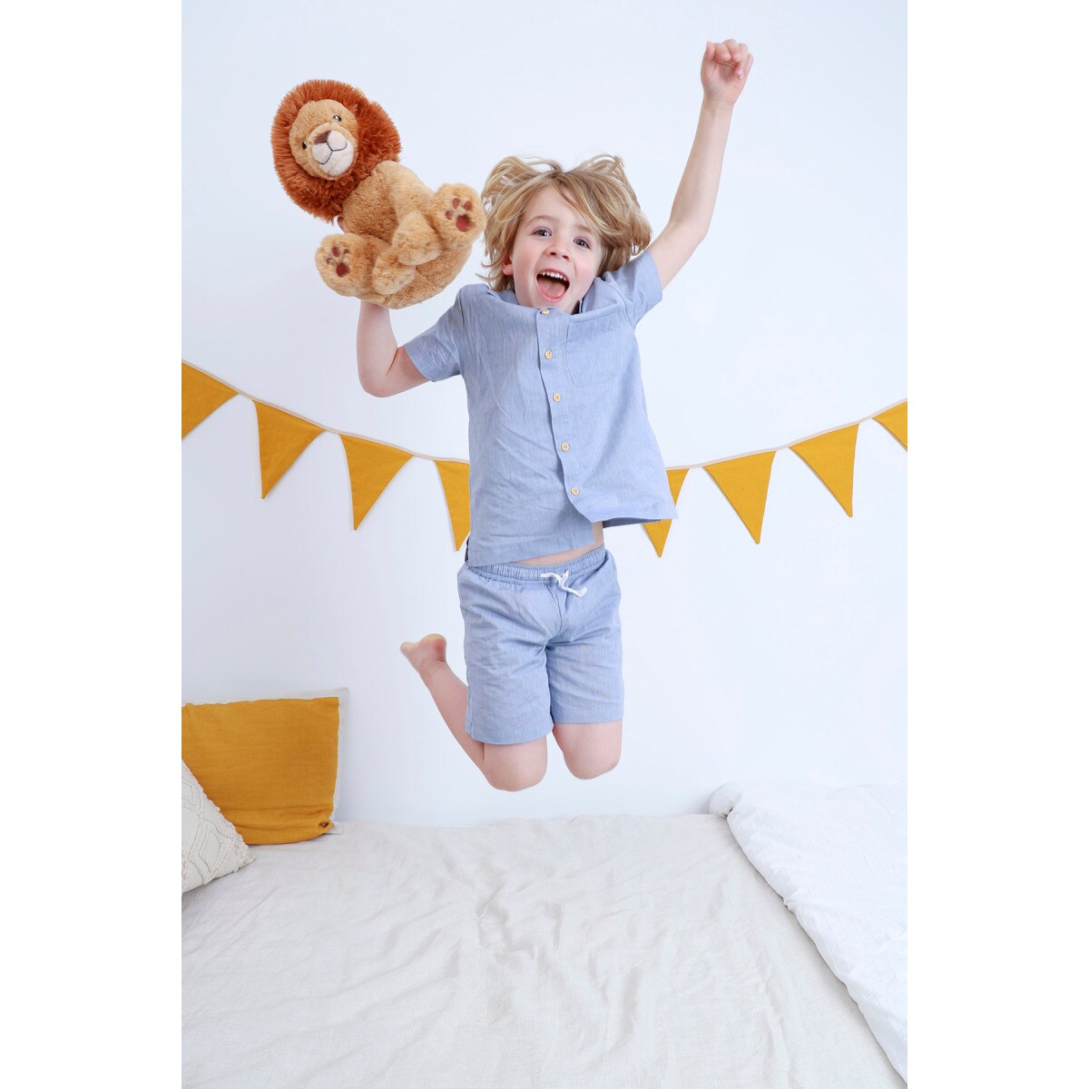 Szumiący lew z czujnikiem dźwięku i pozytywką - Cloud b® Louis Lion™ Smart Sensor