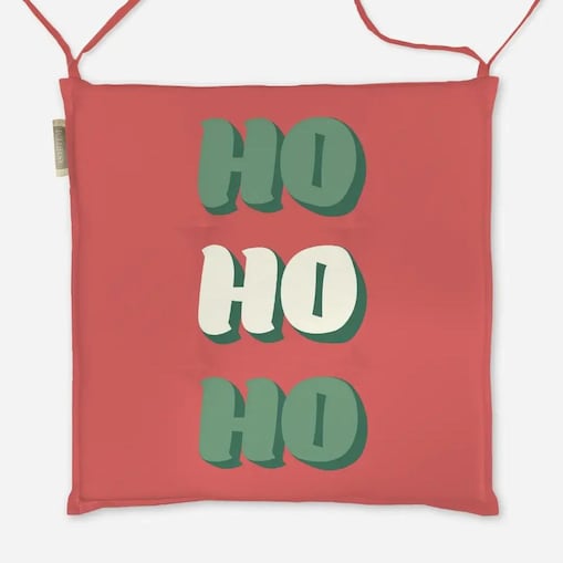 Poduszka świąteczna na krzesło - HO HO HO - czerwone tło