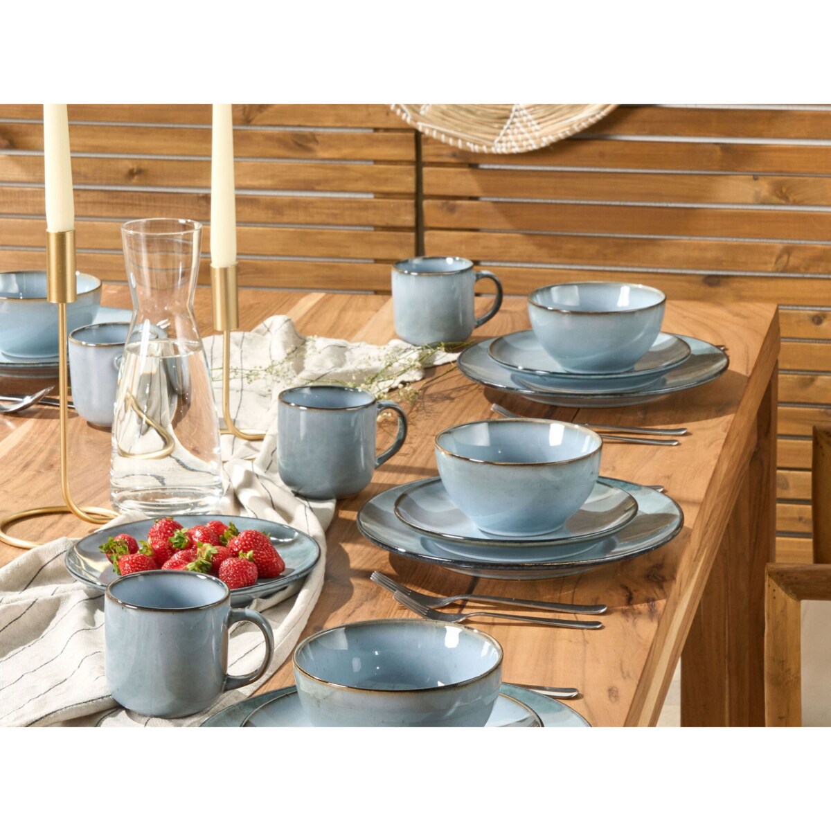 Zestaw naczyń z kamionki jasnoniebieski JUNIPER, 16 el, Beliani