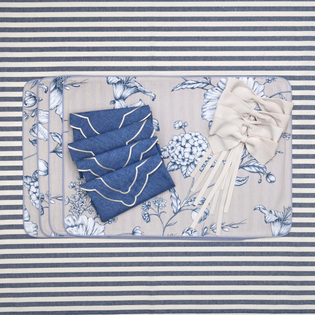 Bieżnik dwustronny Blossom Blue & Stripes