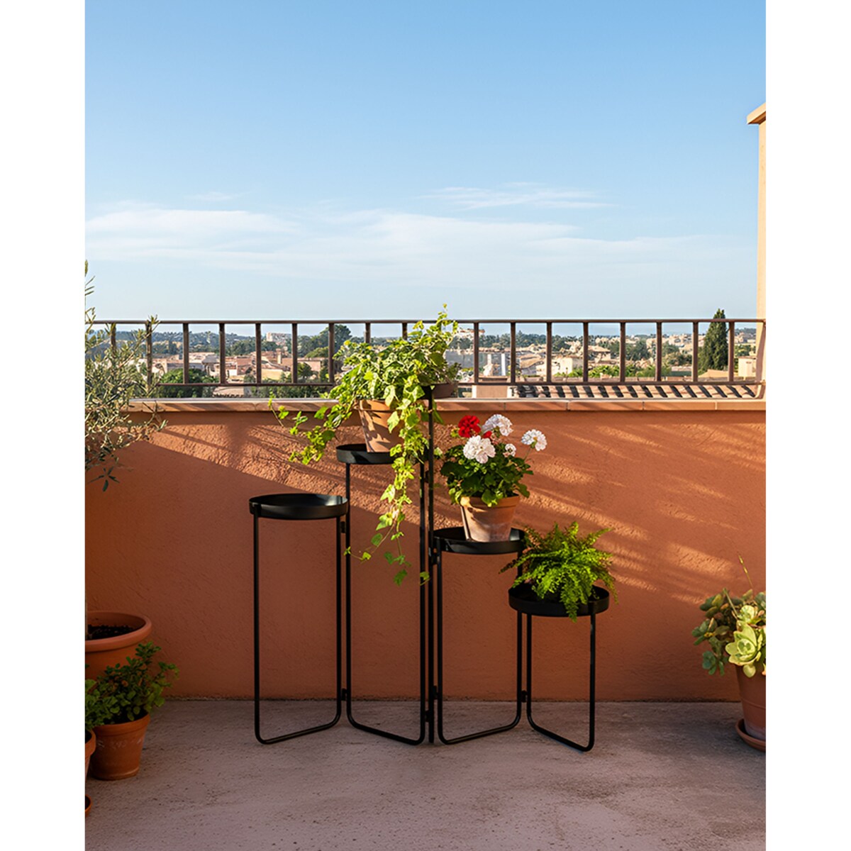 Stojak na kwiaty NANTEN Metal 80 cm Czarny