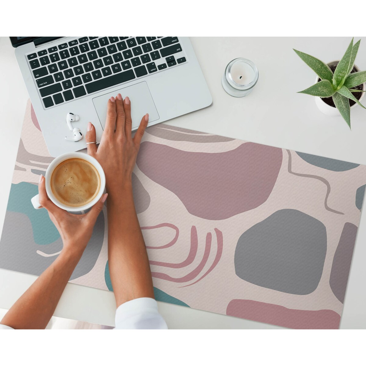 Różowa mata na biurko Abstrakcyjne kształty, 90x45 cm