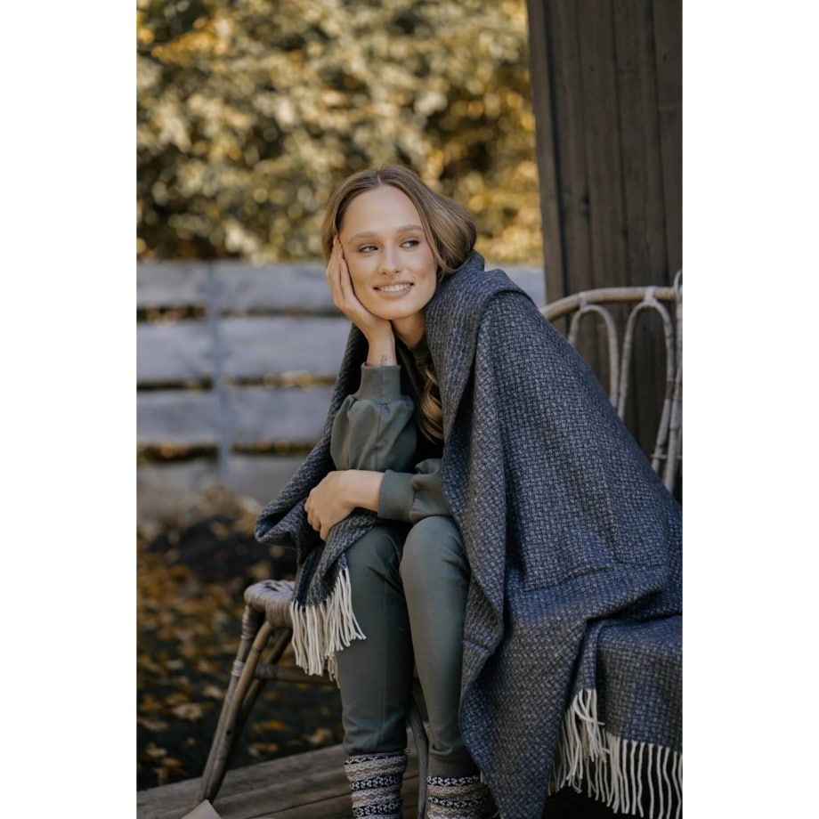 Koc z wełny merino z domieszką kaszmiru grafitowy