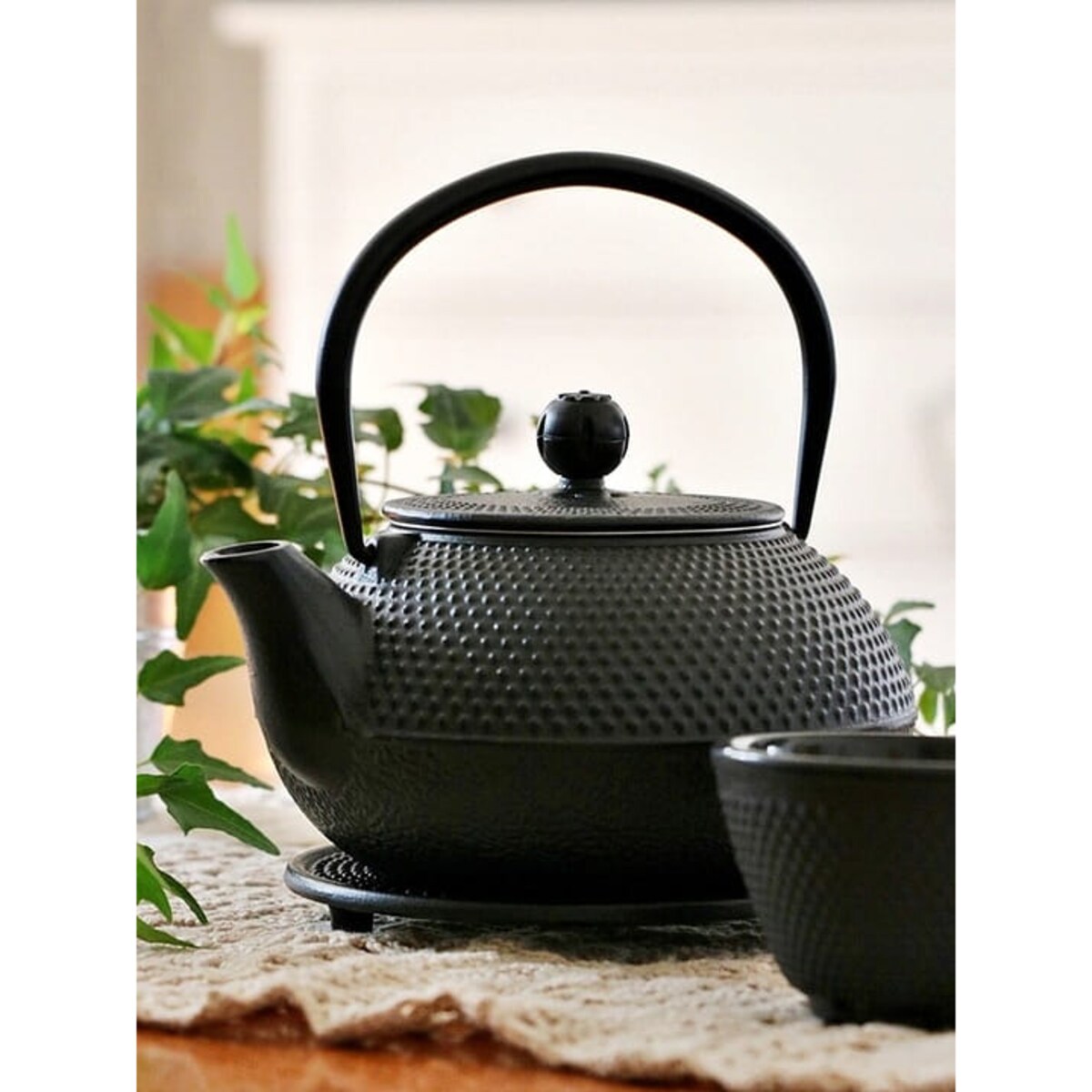 Imbryk Żeliwny do Herbaty matchy z Czarkami i Podstawką Arigato 5 El Zestaw