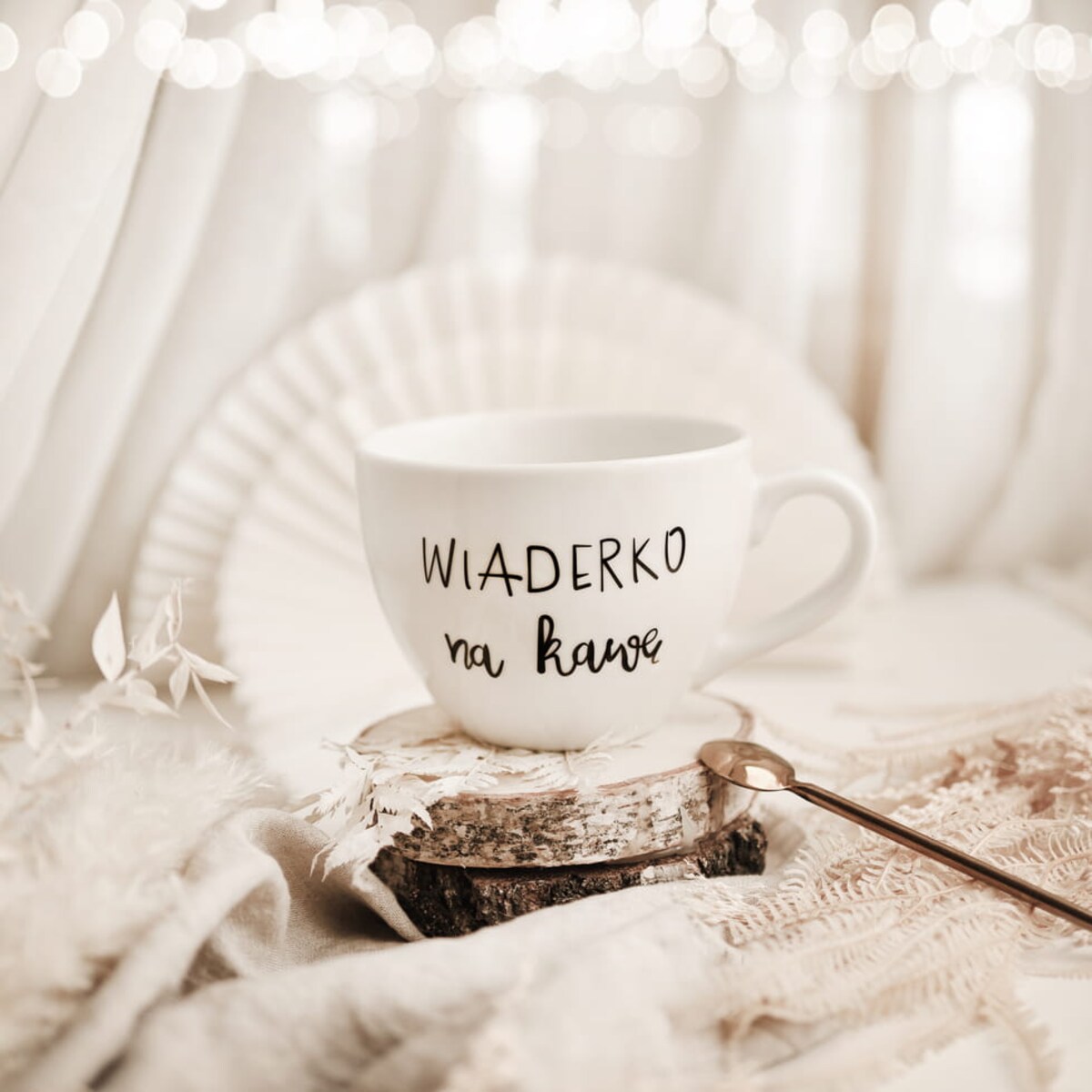 Biały Kubek Porcelanowy 500 ml - Napis Wiaderko Na Kawę dla Kawosza na Urodziny