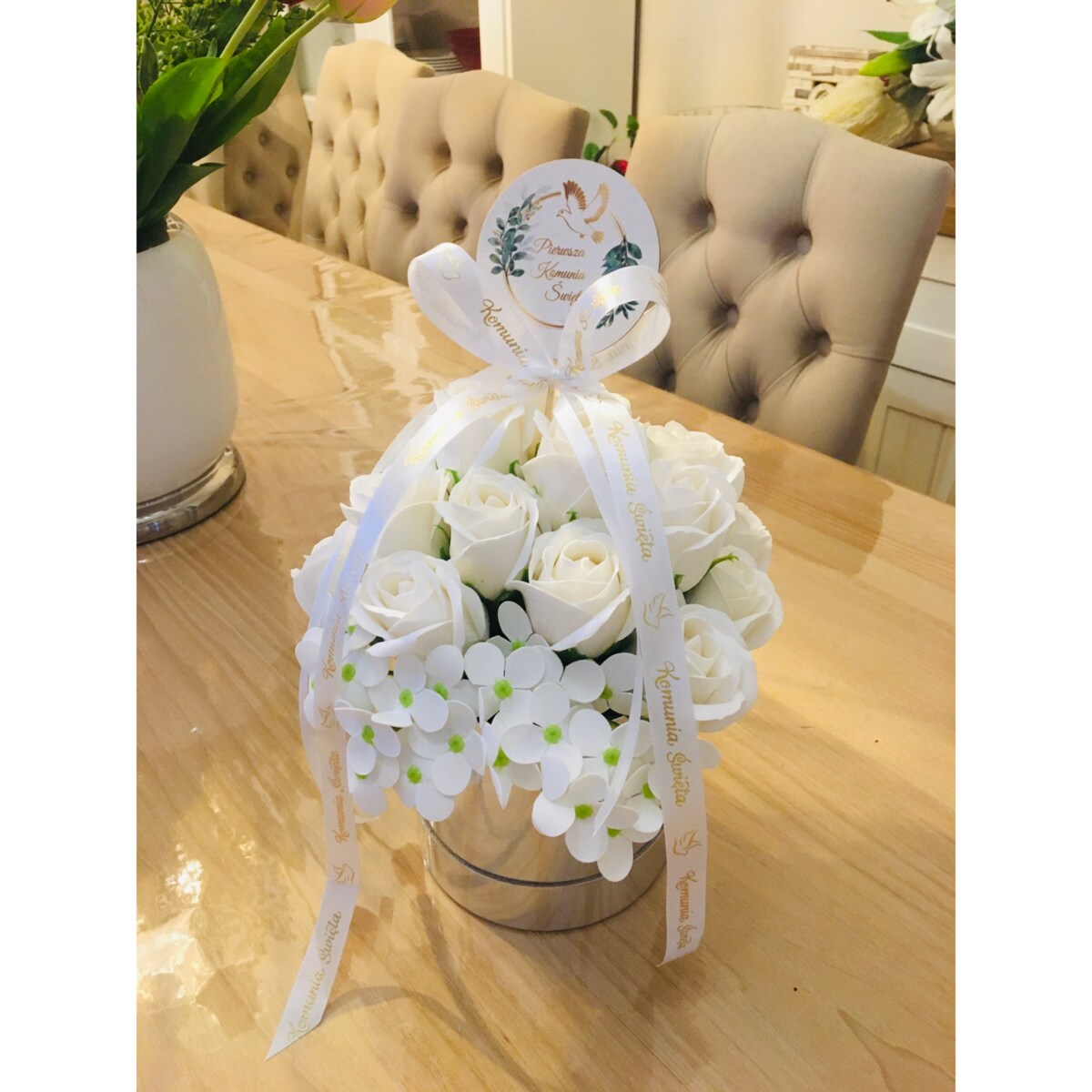 RÓŻE mydlane BIAŁE w srebrnym pudełku na I KOMUNIA ŚWIĘTA prezent pamiątka