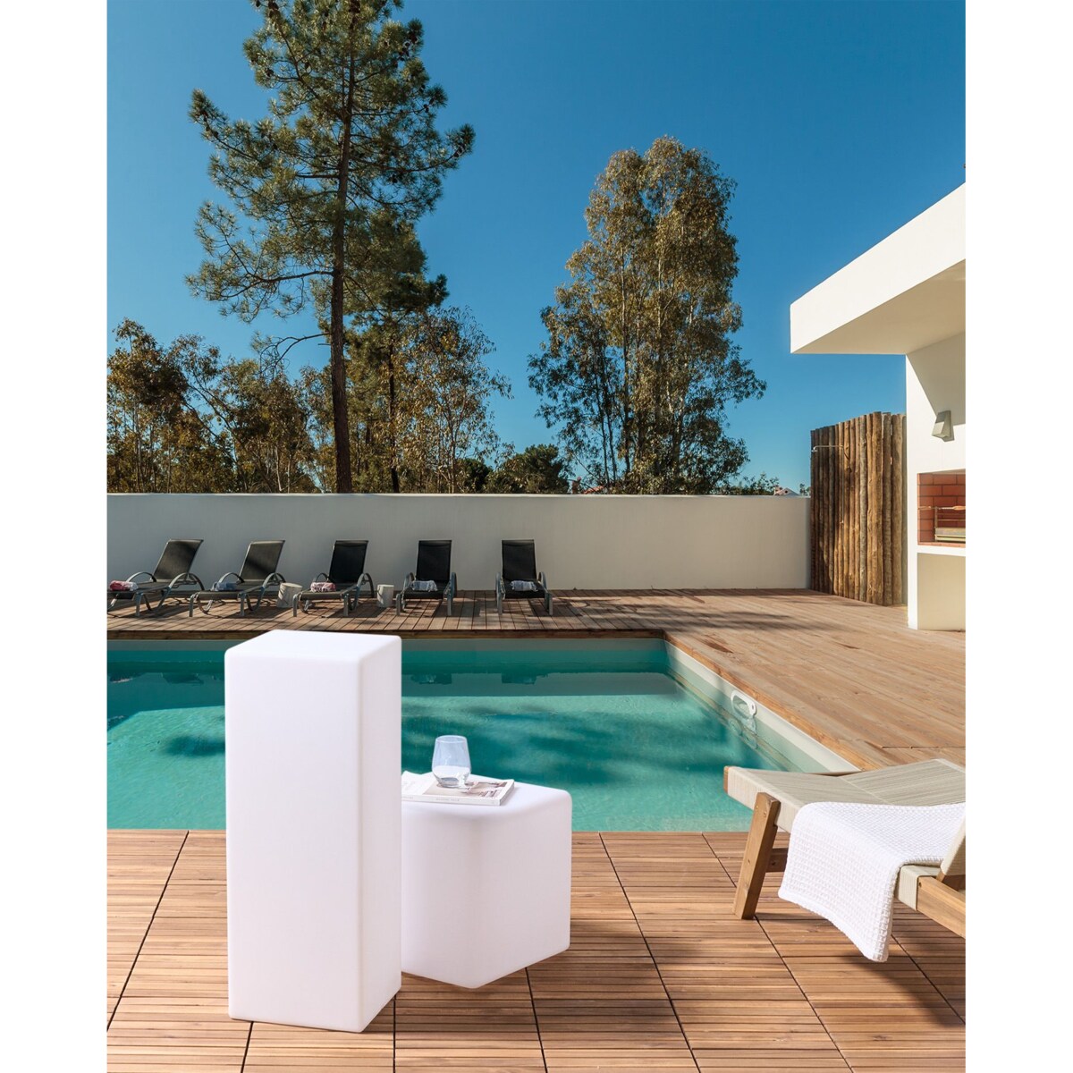 Lampa ogrodowa podłogowa LED BALSAS 78 cm Z pilotem Biały