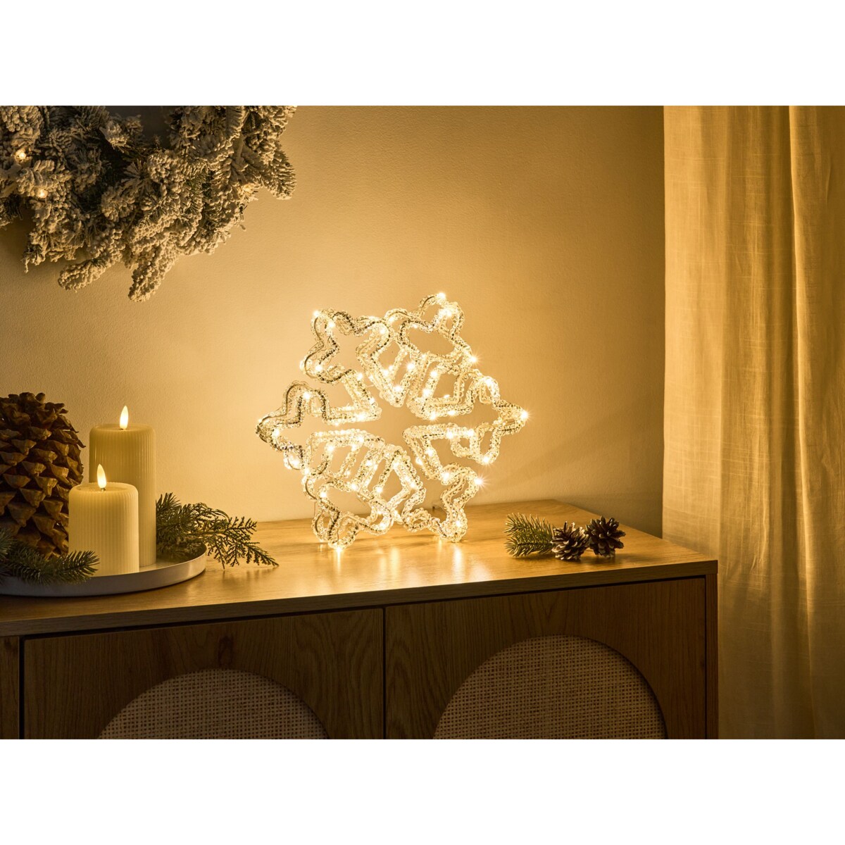 Dekoracja ogrodowa LED SILVERAN Śnieżynka 28 cm Biały