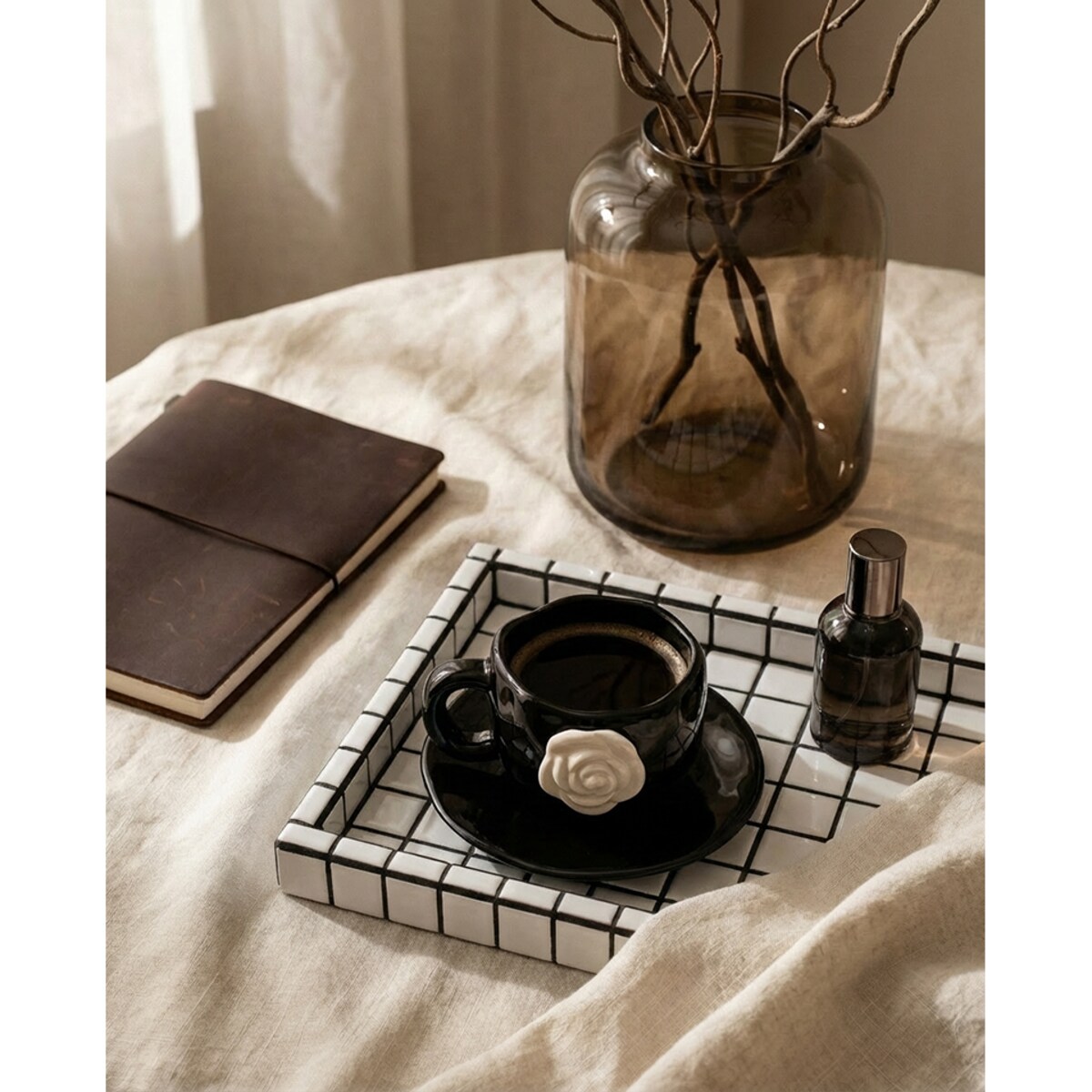 Filiżanka ze spodkiem SHP BIAŁA RÓŻA COCO czarna